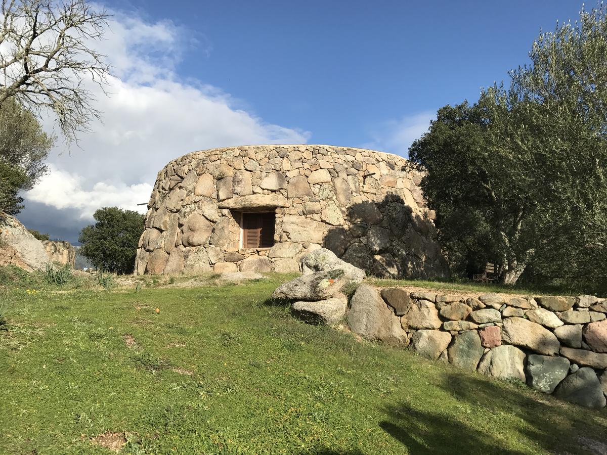 Il Nuraghe Del Lago Coghinas Oschiri Zewnętrze zdjęcie